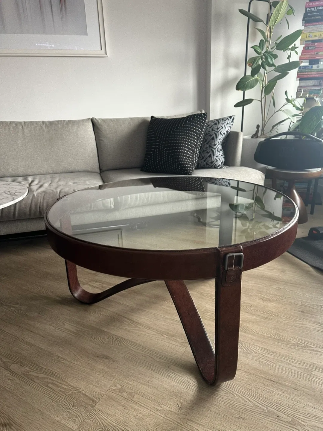 Round Glass Coffee Table image indicator(3)