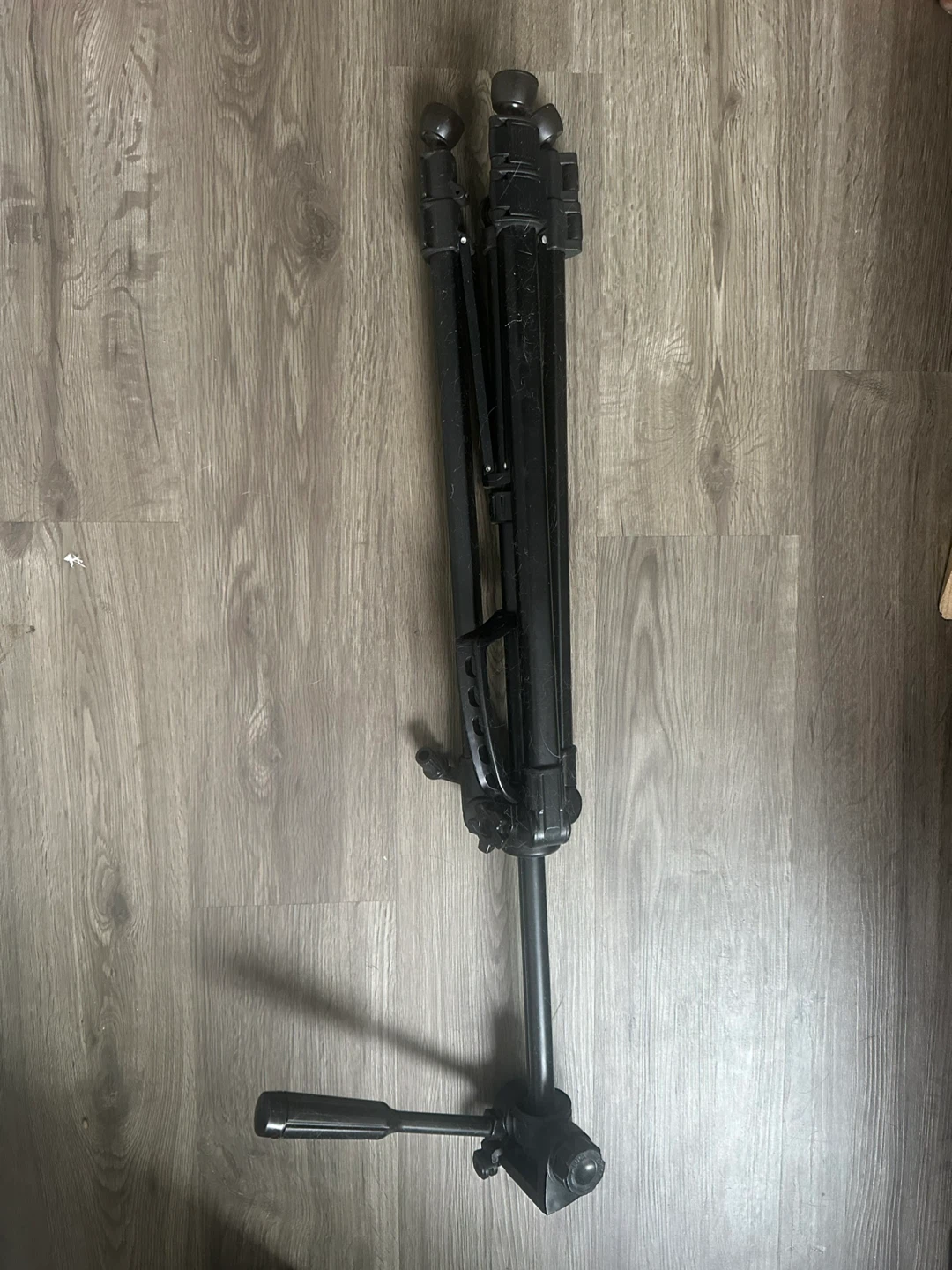 Black Tripod