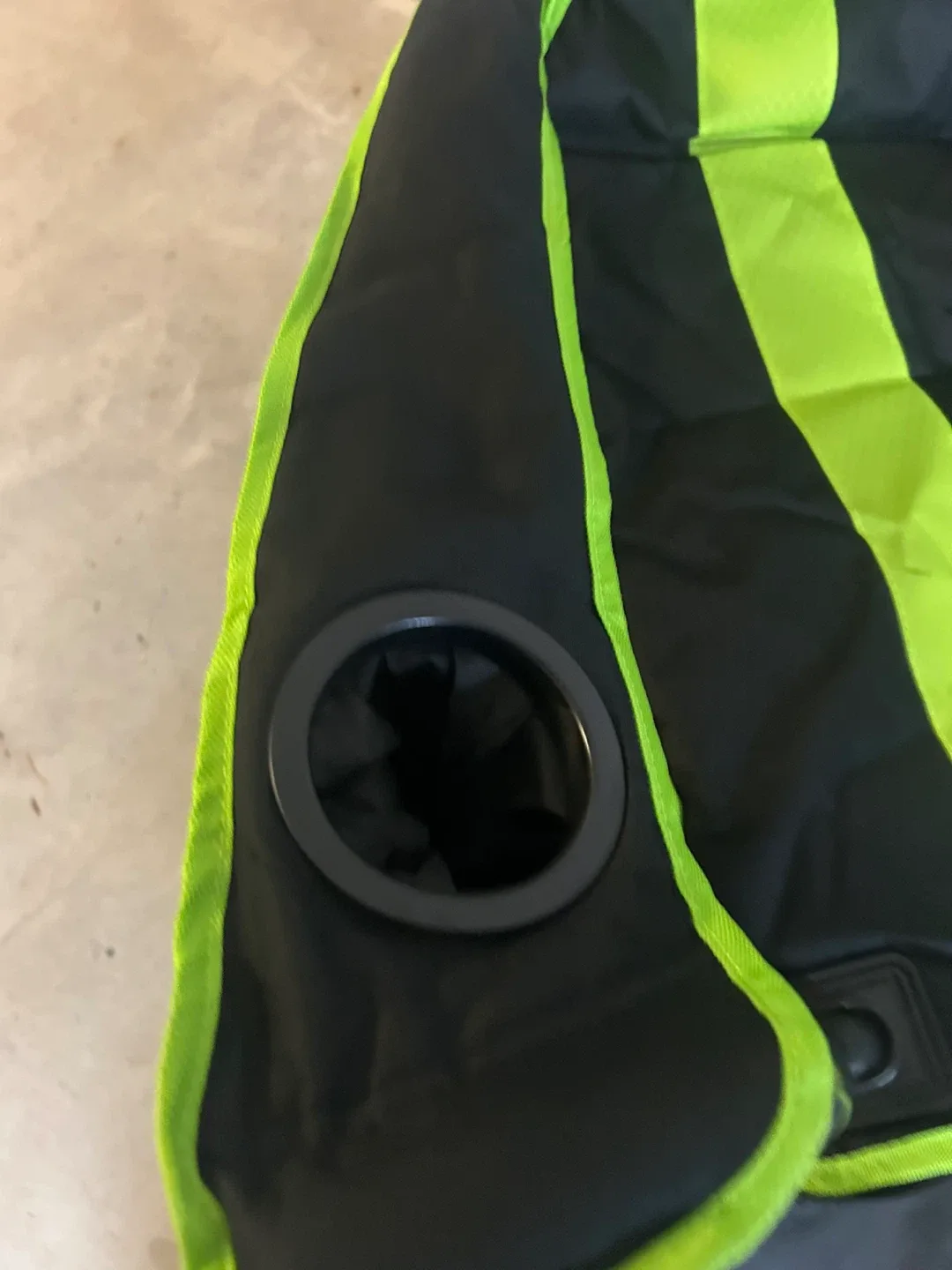 🥕Uline Camping Chair - Black & Green image indicator(3)