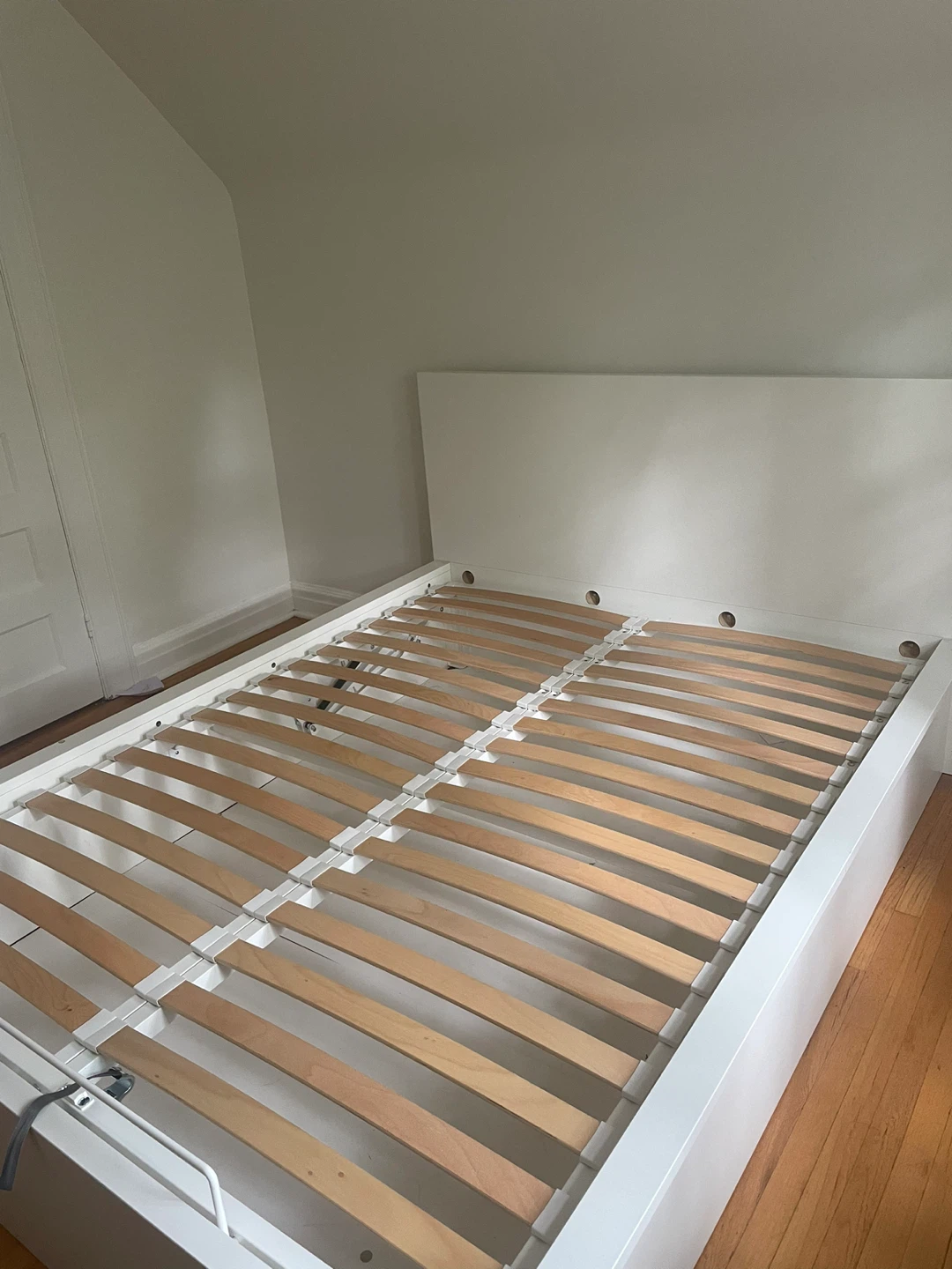 Bed Frame - White - Queen Size