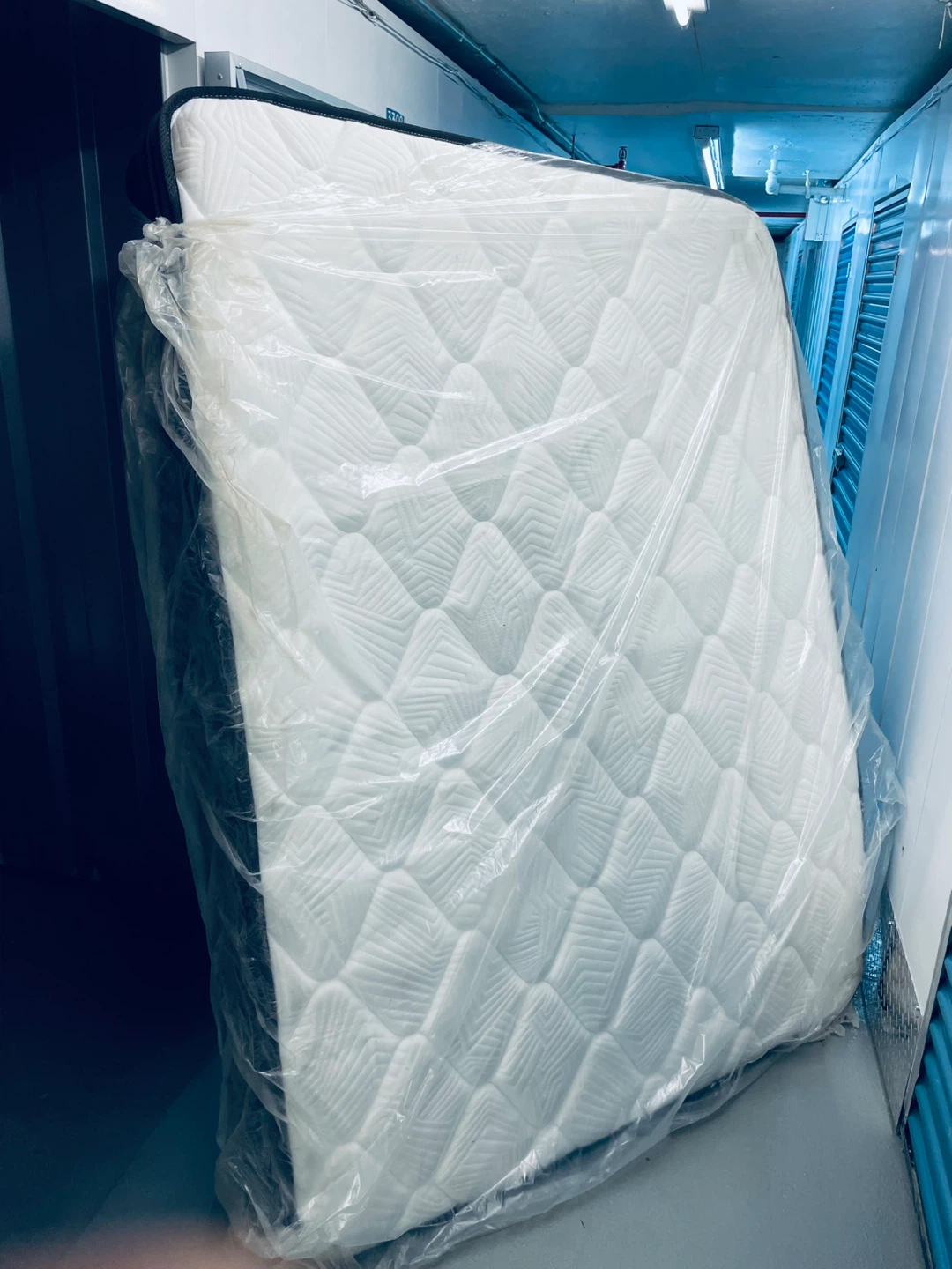 KYSHANN Hybrid Queen Mattress (New-Slightly Damaged)