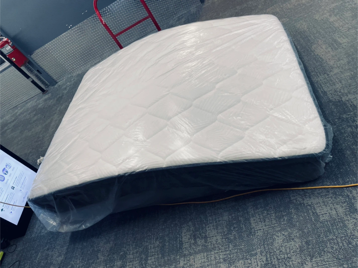 KYSHANN Hybrid Queen Mattress (New-Slightly Damaged) - photo 5