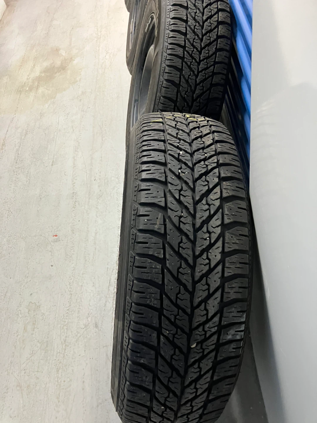 Goodyear UltraGrip Winter Tires 235/65R17 - photo 3