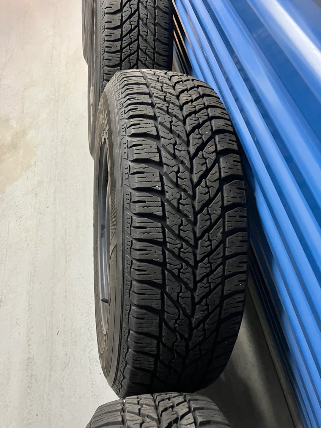 Goodyear UltraGrip Winter Tires 235/65R17 - photo 4