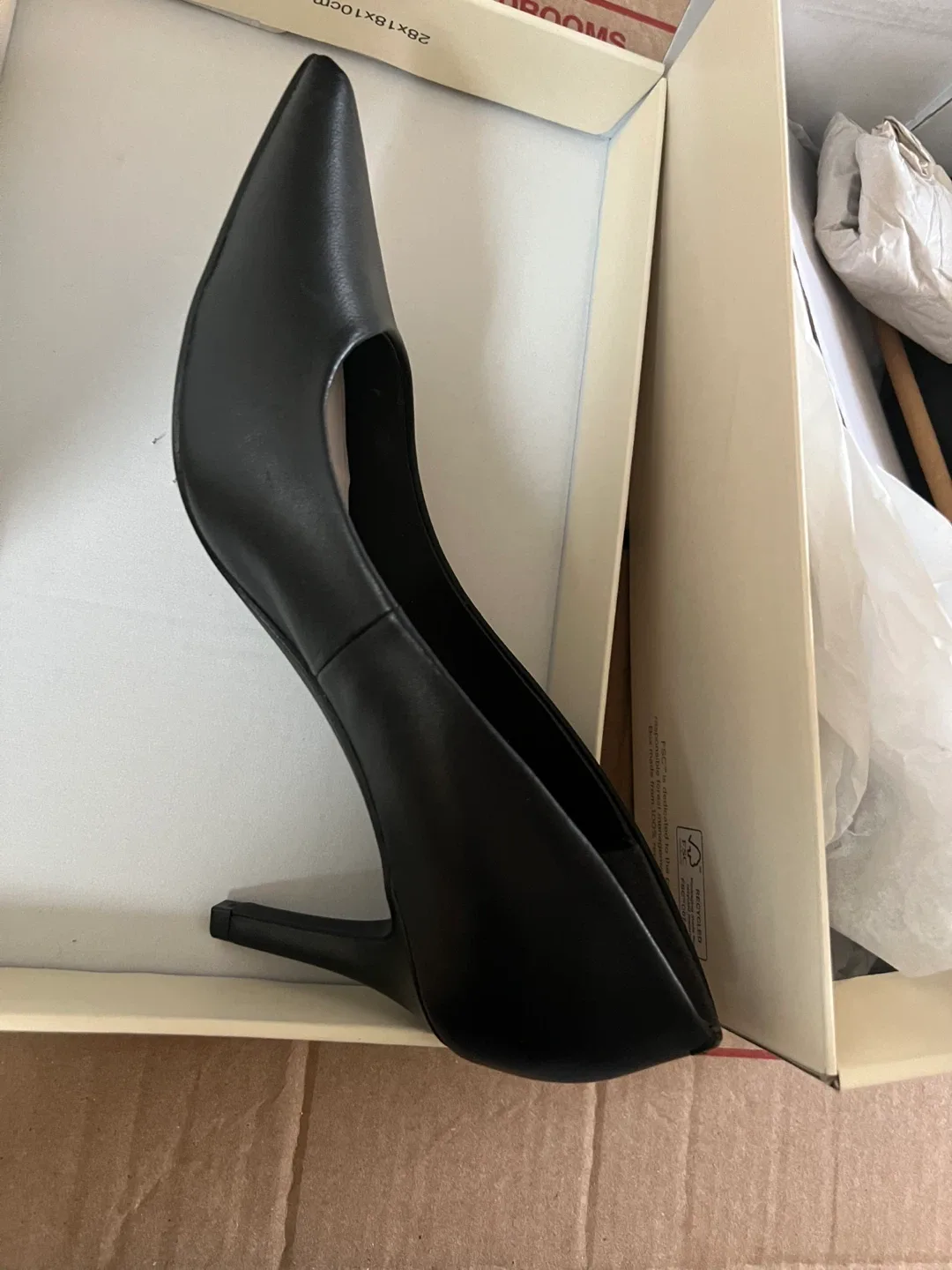 ON 34TH Black Pointed Toe Heels image indicator(3)