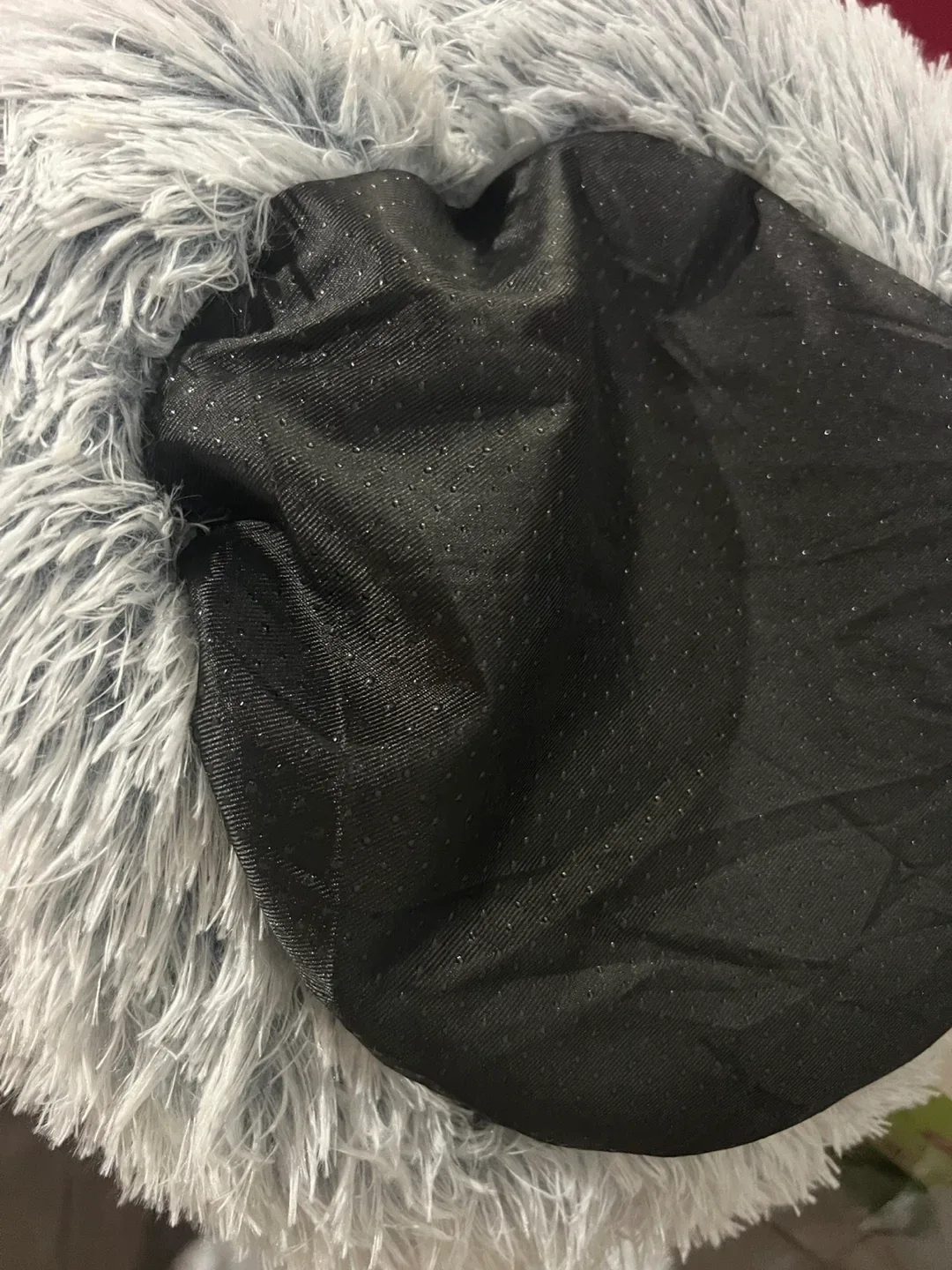 Cozy Pet Bed - Grey and White image indicator(2)