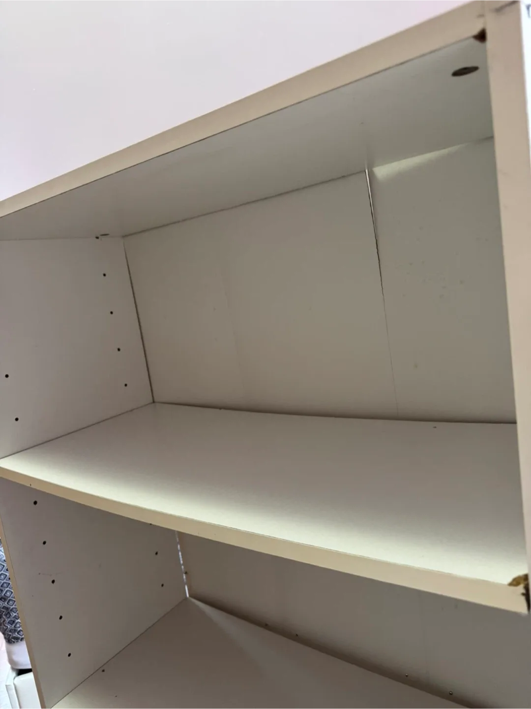 White BookShelf image indicator(5)