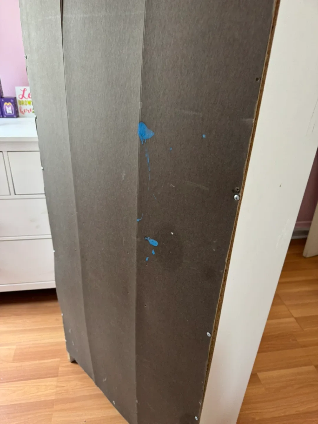 White BookShelf image indicator(4)