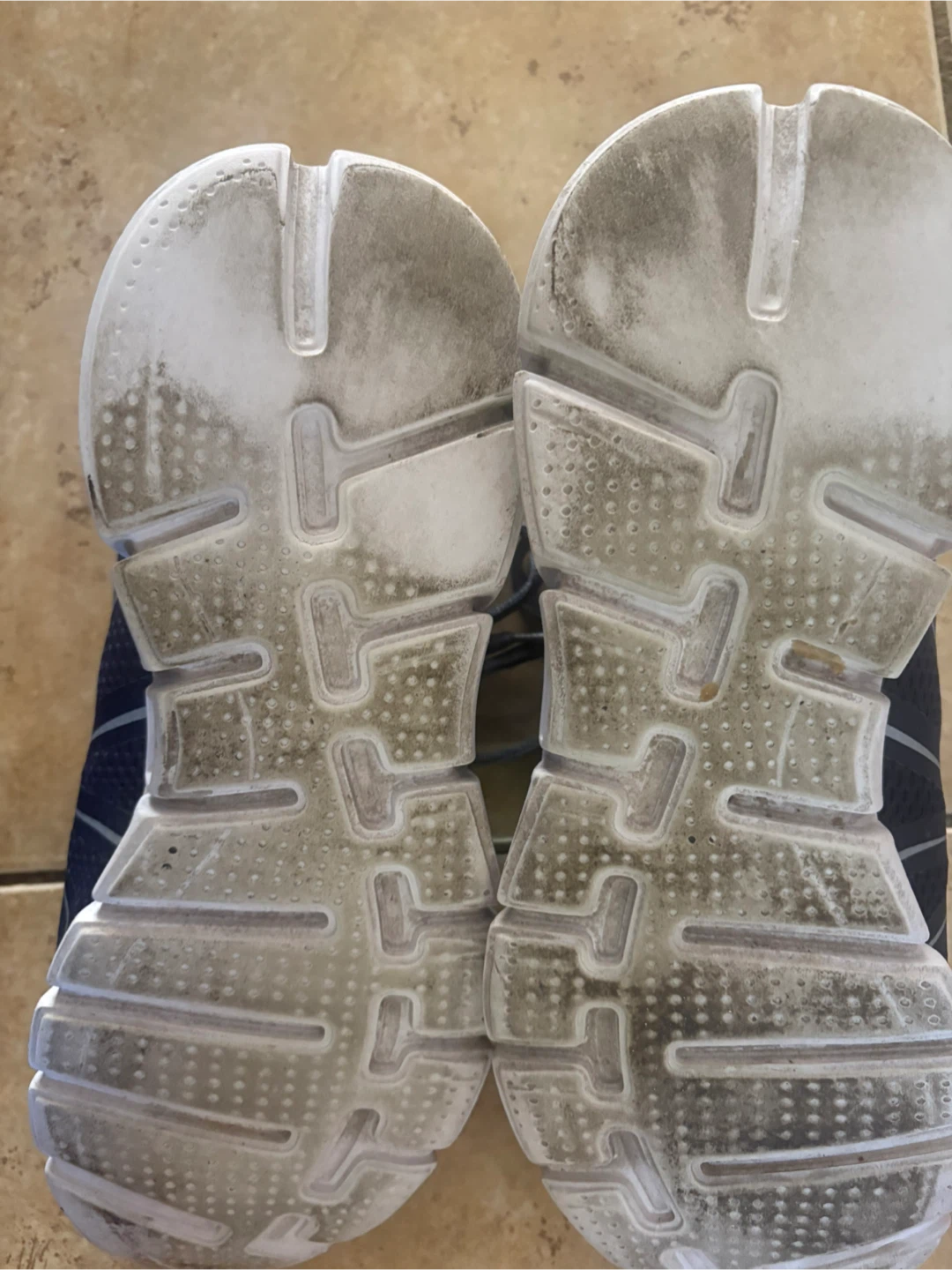 Fila Running Shoes - Size 9 - photo 3