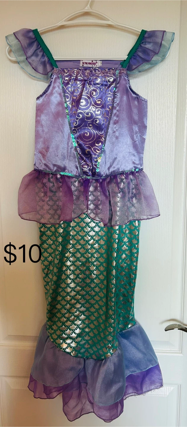 Kids' Hallowed costumes , Size Small