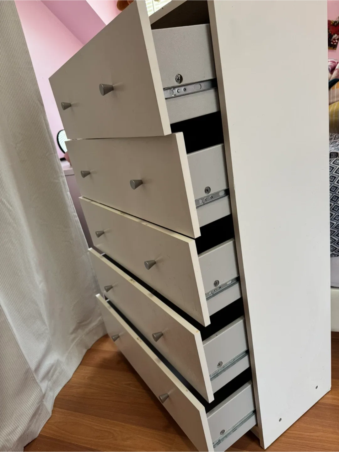 White 5-Drawer Dresser image indicator(3)
