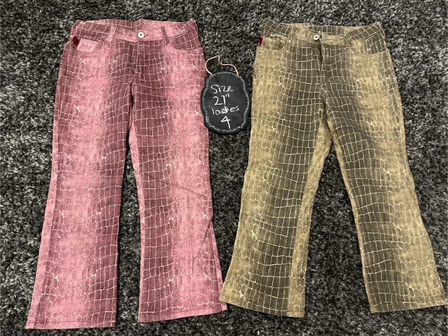 2 pairs of PARASUCO crop pant - 27" /4 - NWOT image indicator(2)