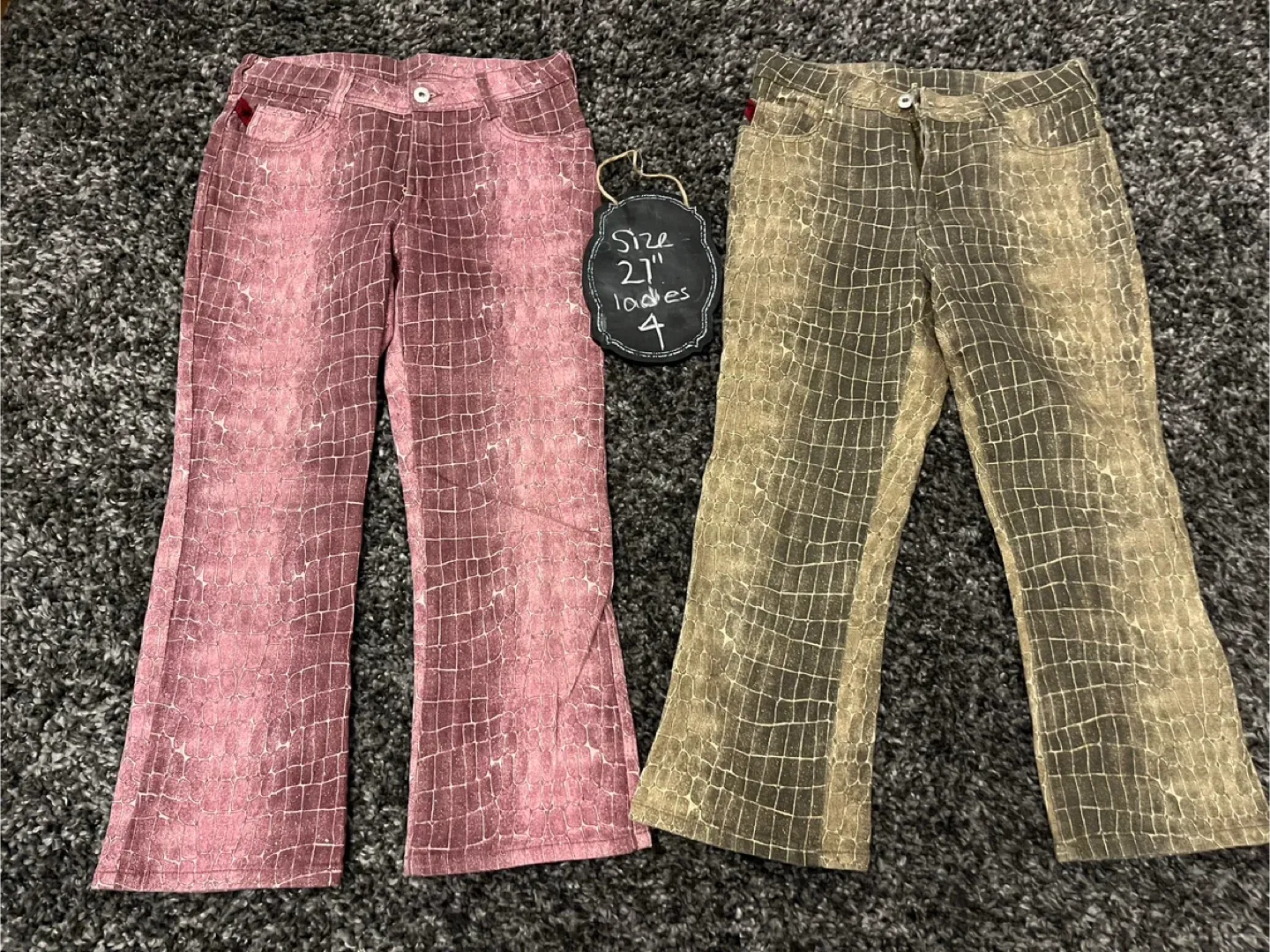 2 pairs of PARASUCO crop pant - 27" /4 - NWOT image indicator(3)