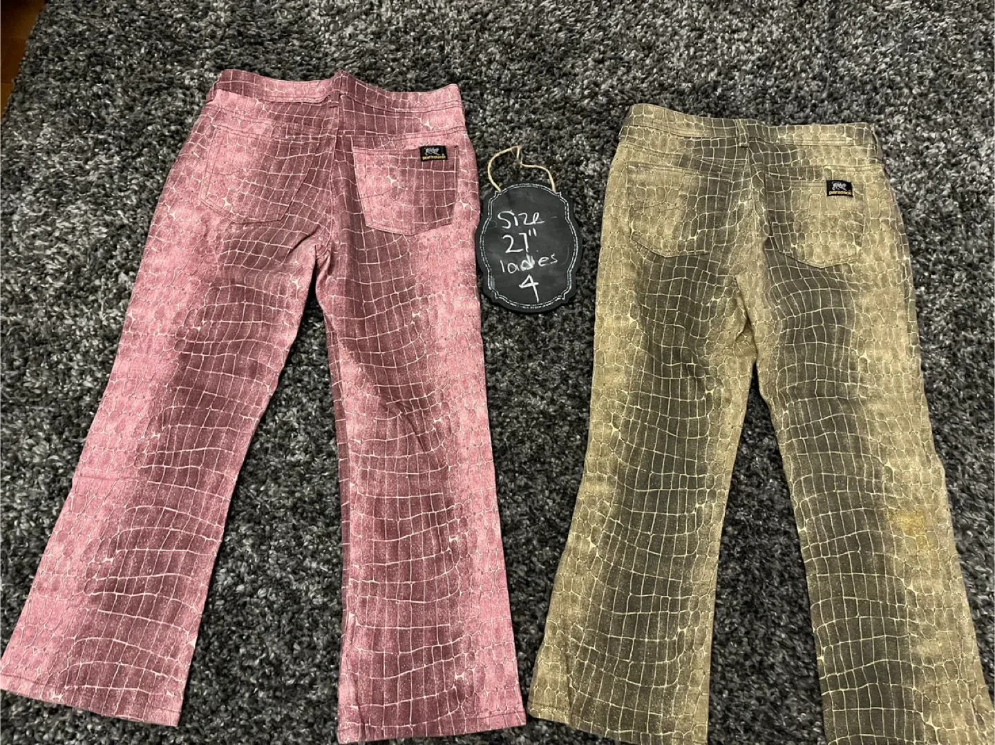 2 pairs of PARASUCO crop pant - 27" /4 - NWOT image indicator(4)