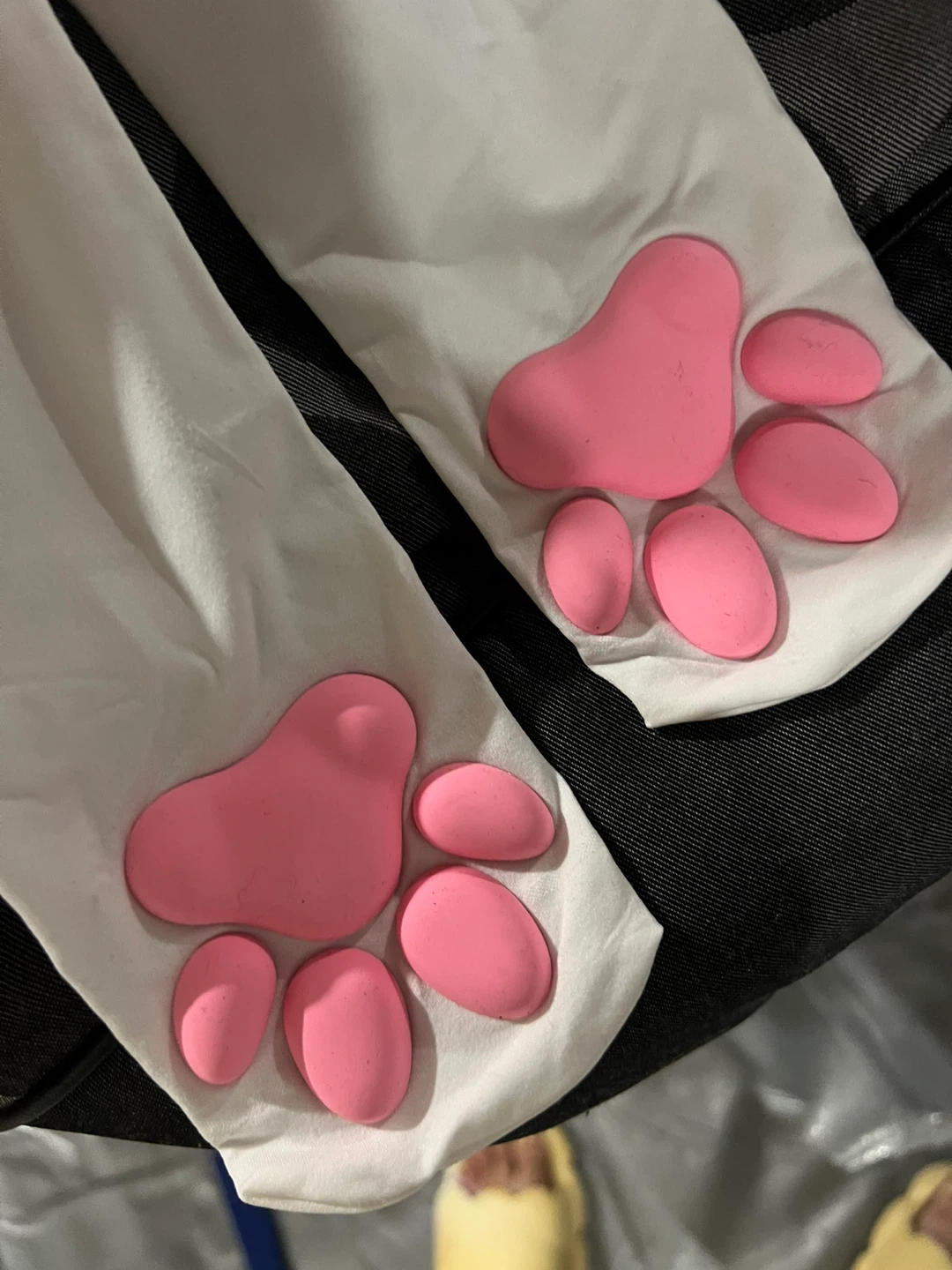 White socks with pink paw prints - photo 2