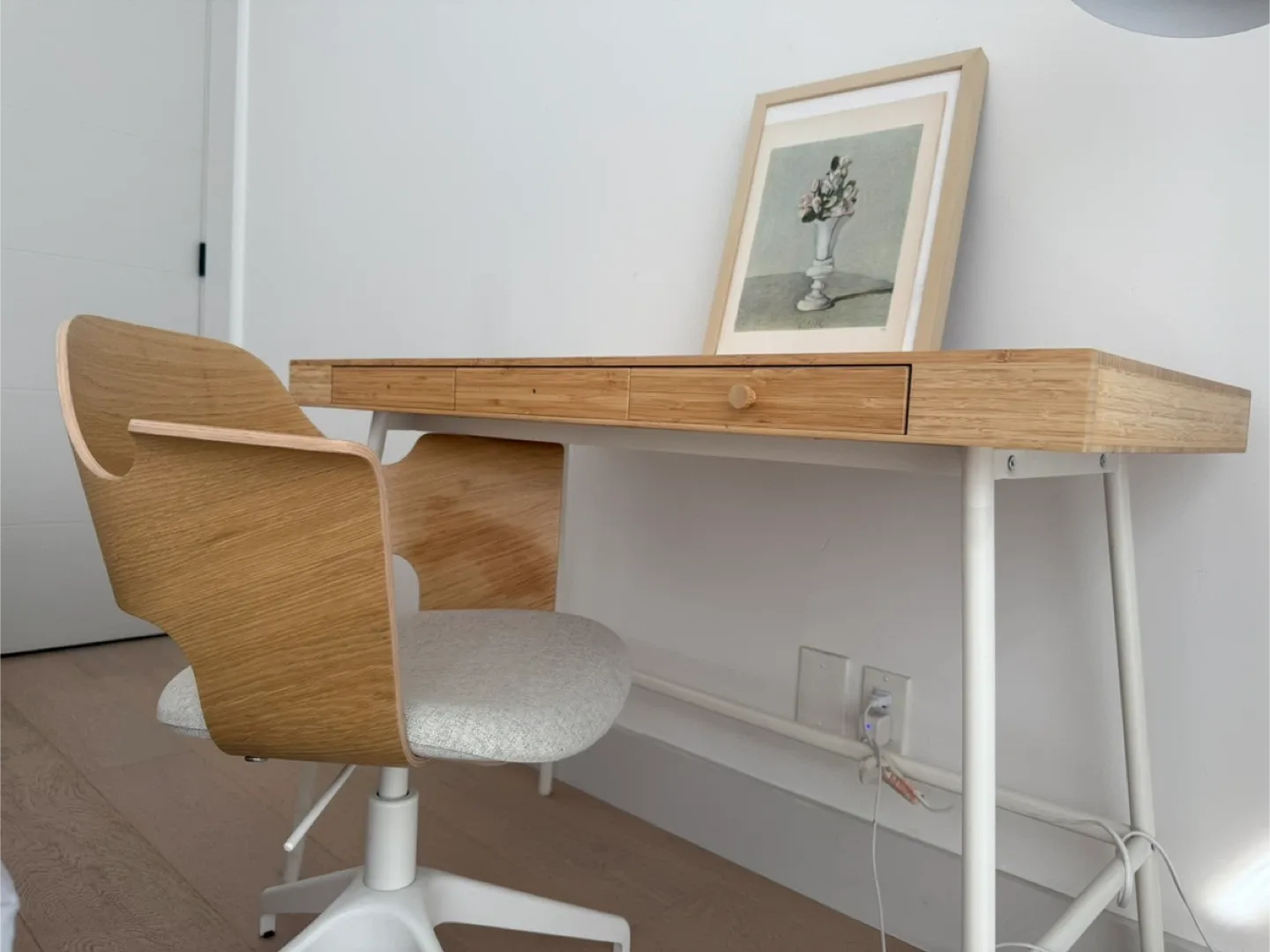 Desk and Chair Set - Light Wood image indicator(3)