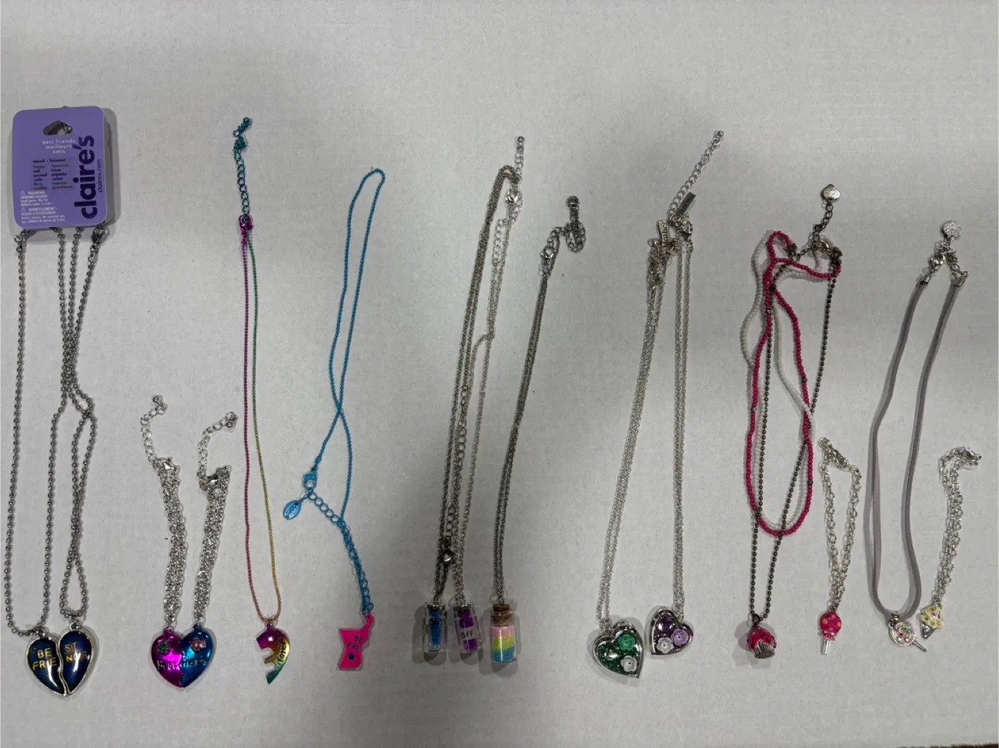 Lot of kids Claire's Best Friends Necklaces and jewellery image indicator(4)