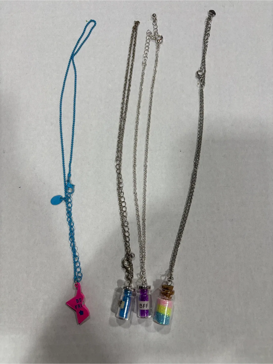 Lot of kids Claire's Best Friends Necklaces and jewellery image indicator(3)