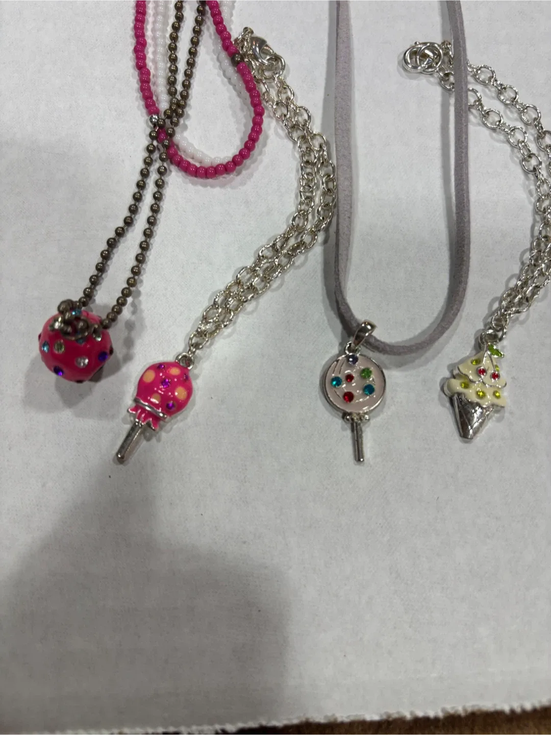 Lot of kids Claire's Best Friends Necklaces and jewellery image indicator(8)