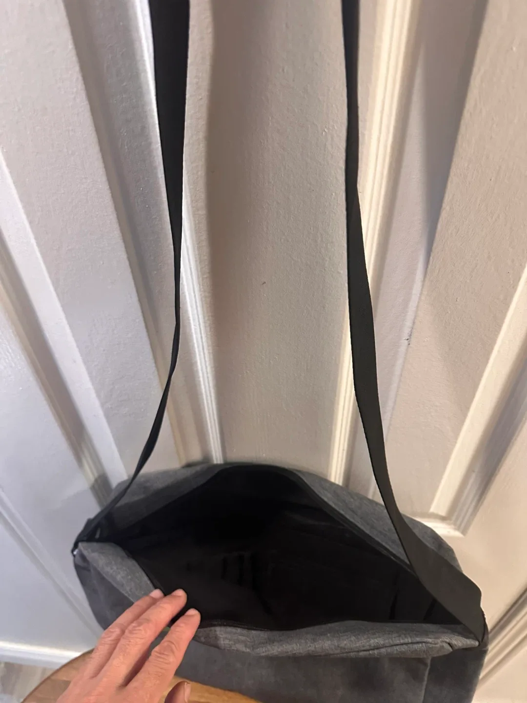 Herbalife Nutrition Gray Shoulder Bag image indicator(3)