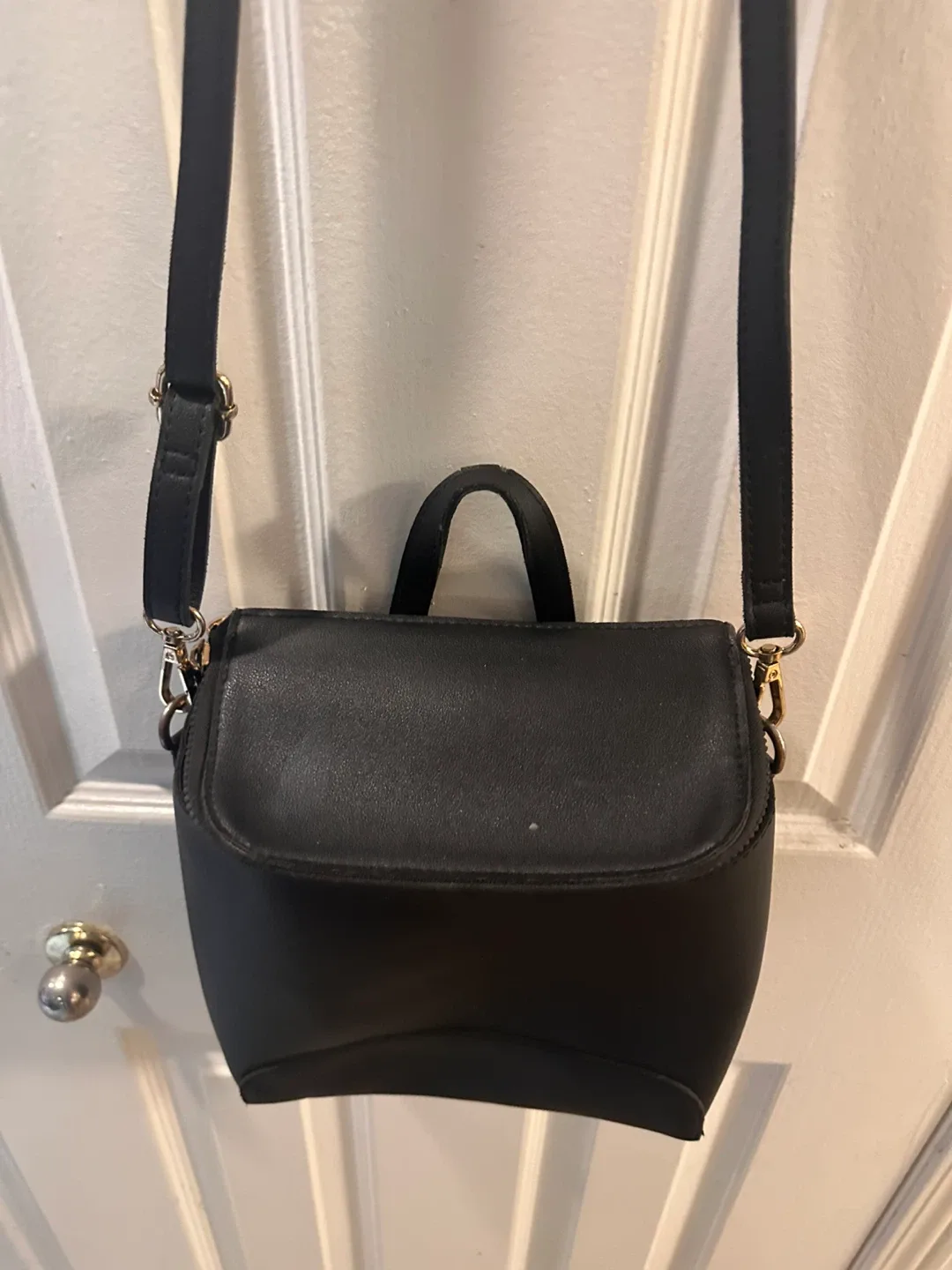 Black Convertible Backpack/Shoulder Bag image indicator(2)