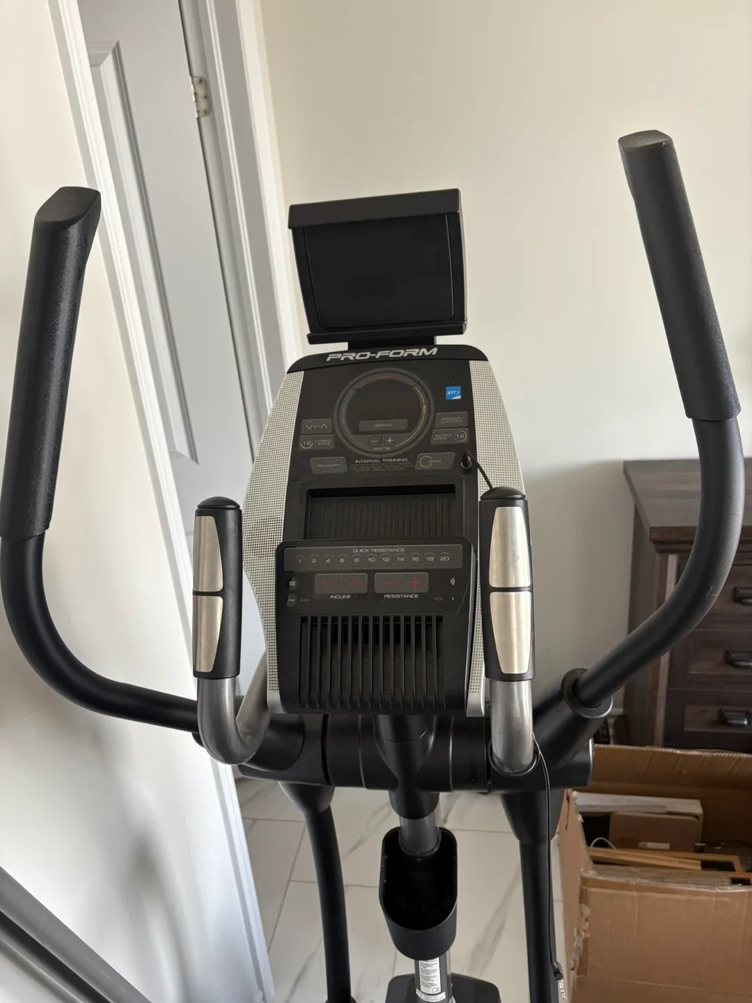 Pro-Form Smart Strider 6.5 Elliptical - EXCELLENT CONDITION image indicator(2)