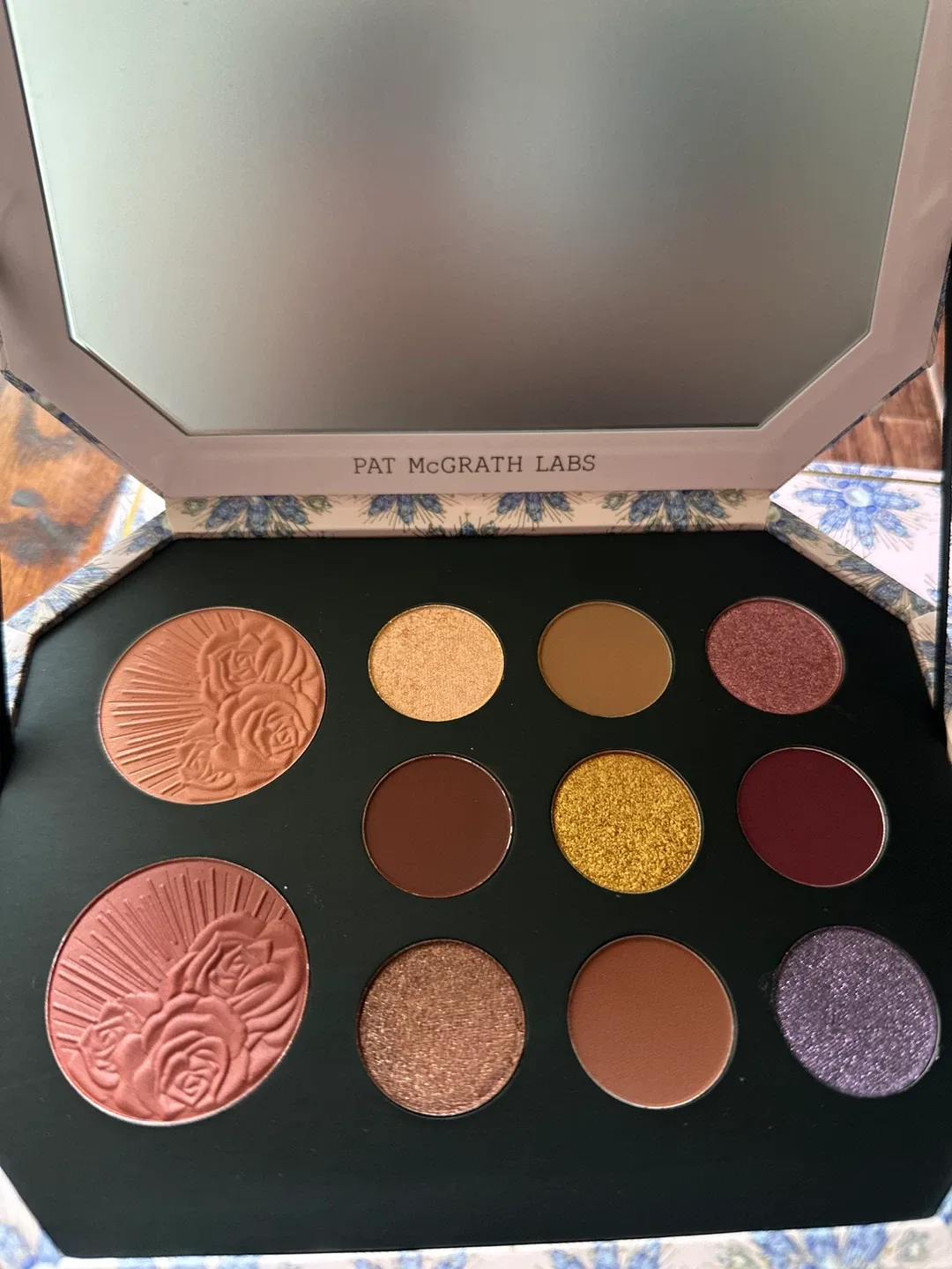 Pat McGrath Labs Bijoux Brilliance Blush & Eyeshadow Palette image indicator(2)
