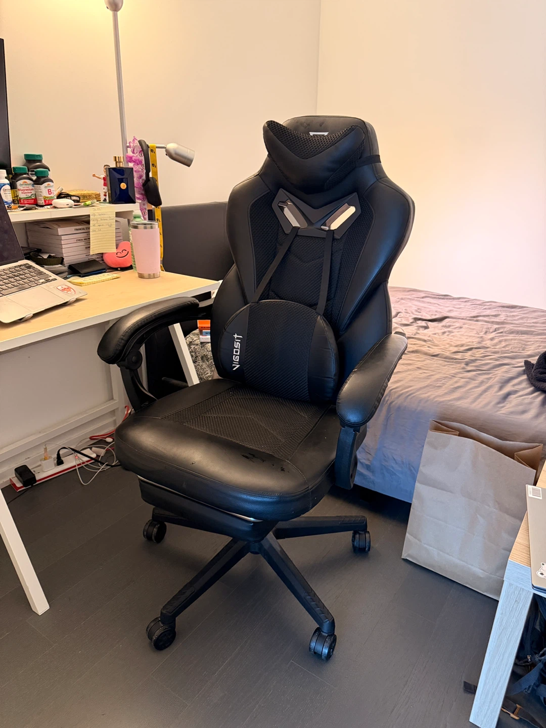 Vigosit Gaming Chair with Footrest - Black