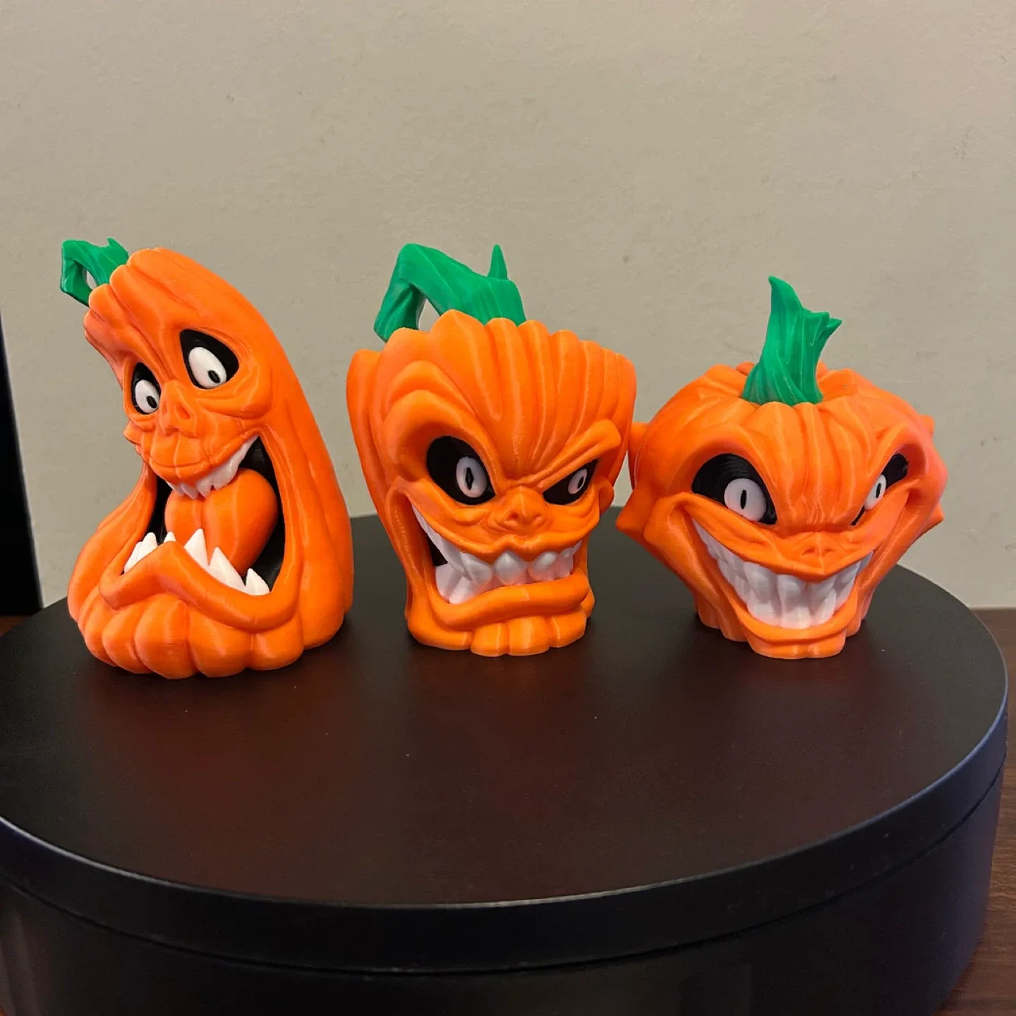 Spooky Pumpkin Head Decorations (Set of 3) thumbnail