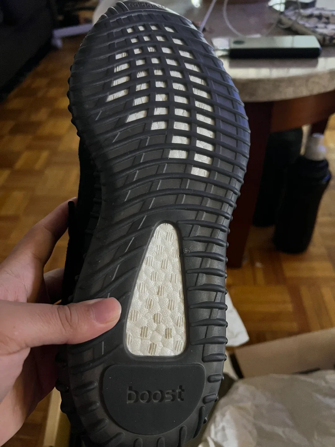 Adidas Yeezy Boost 350 V2 'Bred' - Size 9.5 US image indicator(3)