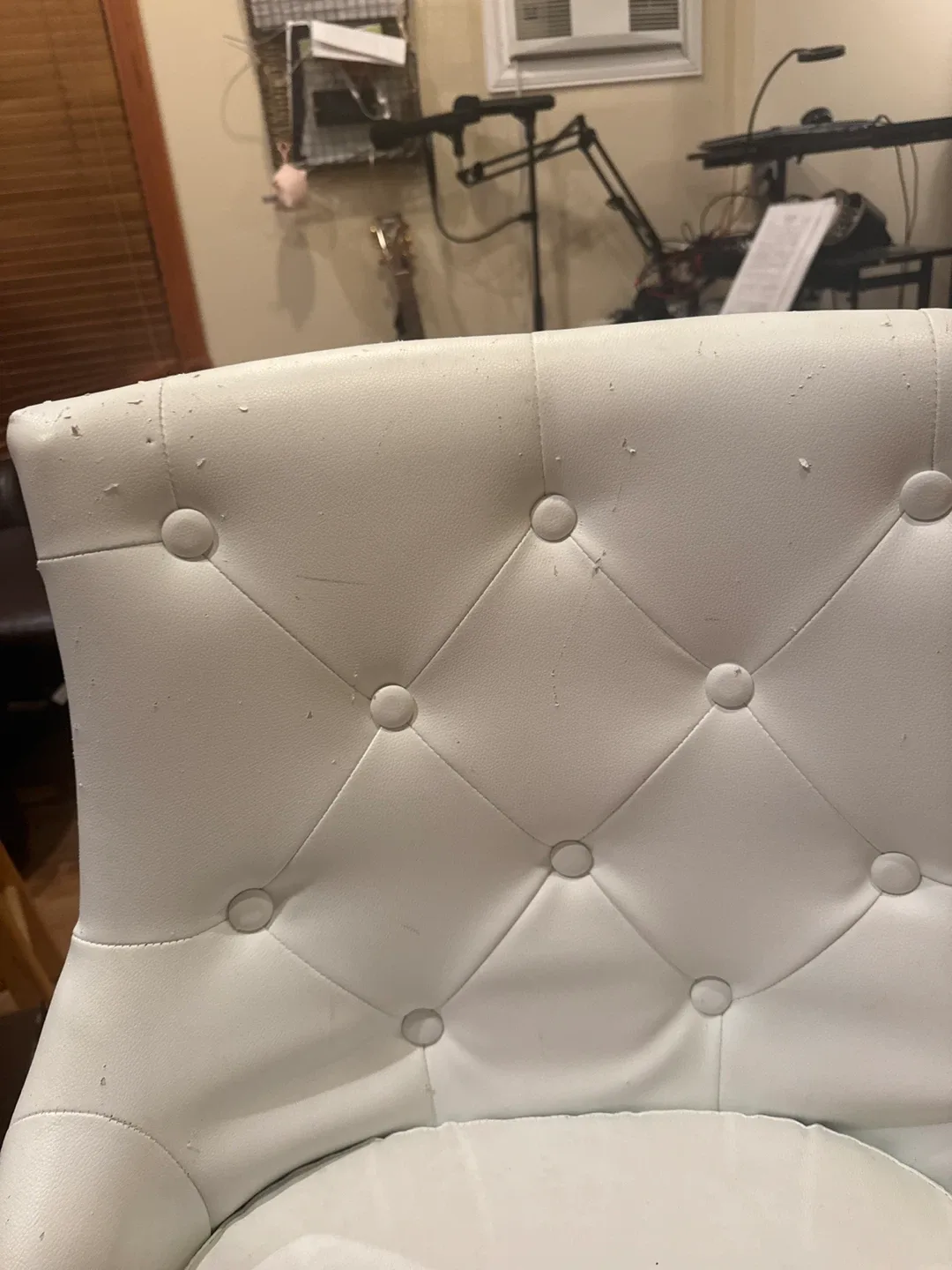 White Tufted Office Chair image indicator(9)