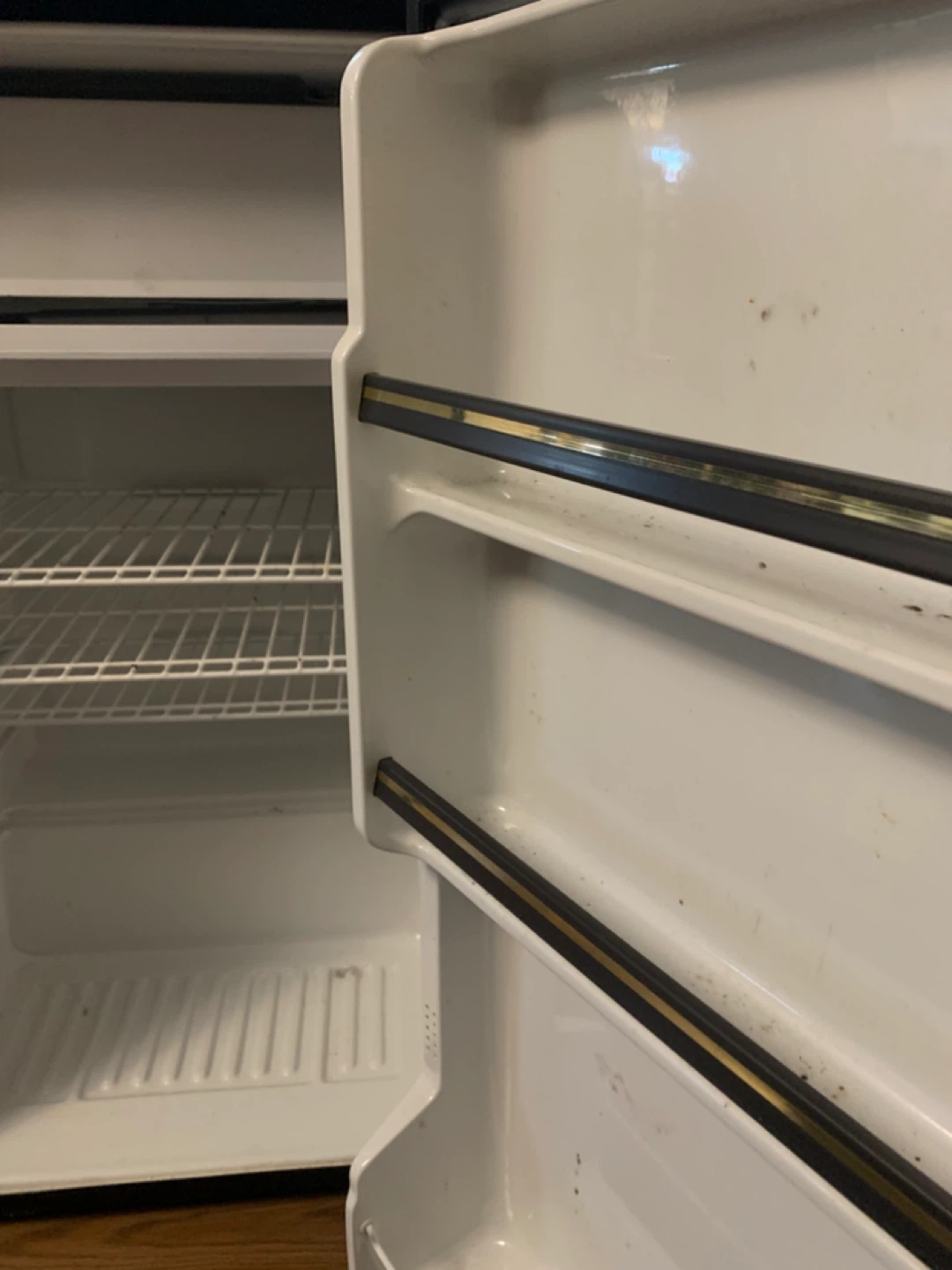 Sanyo Mini Fridge - photo 3
