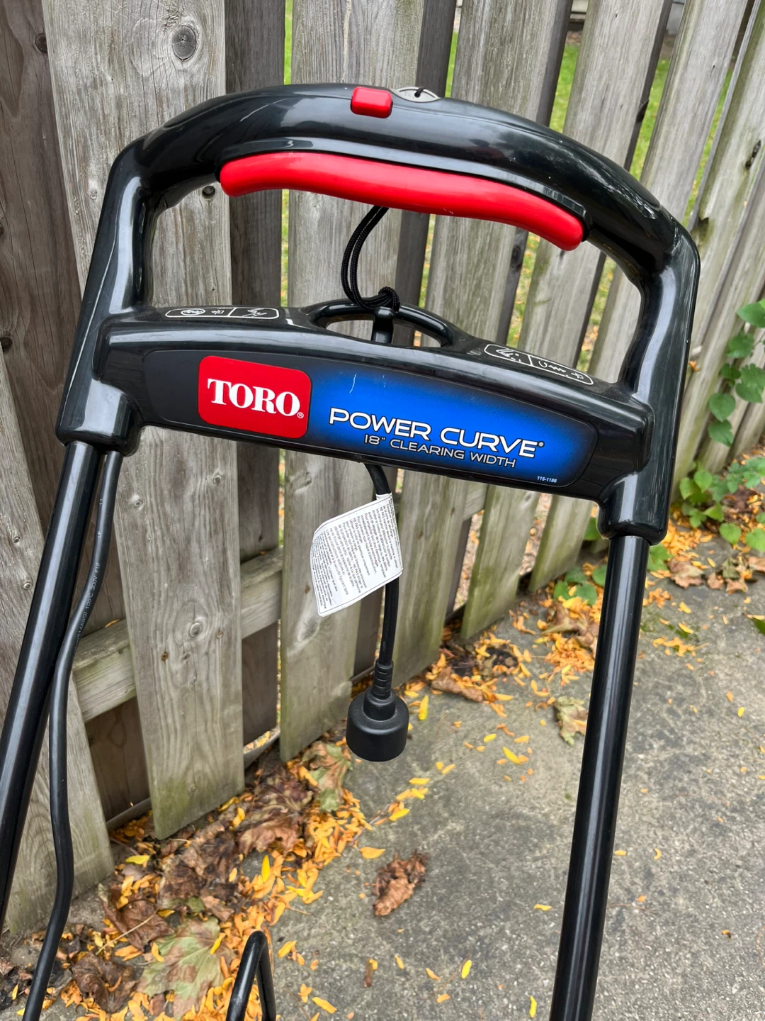 Toro Power Curve 18" Snow Blower. Electric - photo 3