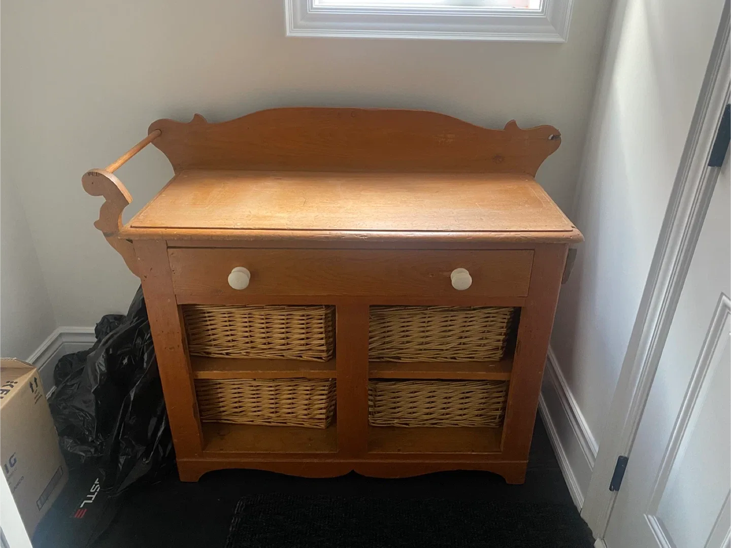 Vintage Wooden Washstand with Wicker Baskets image indicator(2)