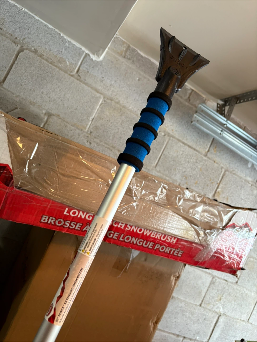 Mallory 52" Extending Snowbrush with Ice Scraper - photo 4