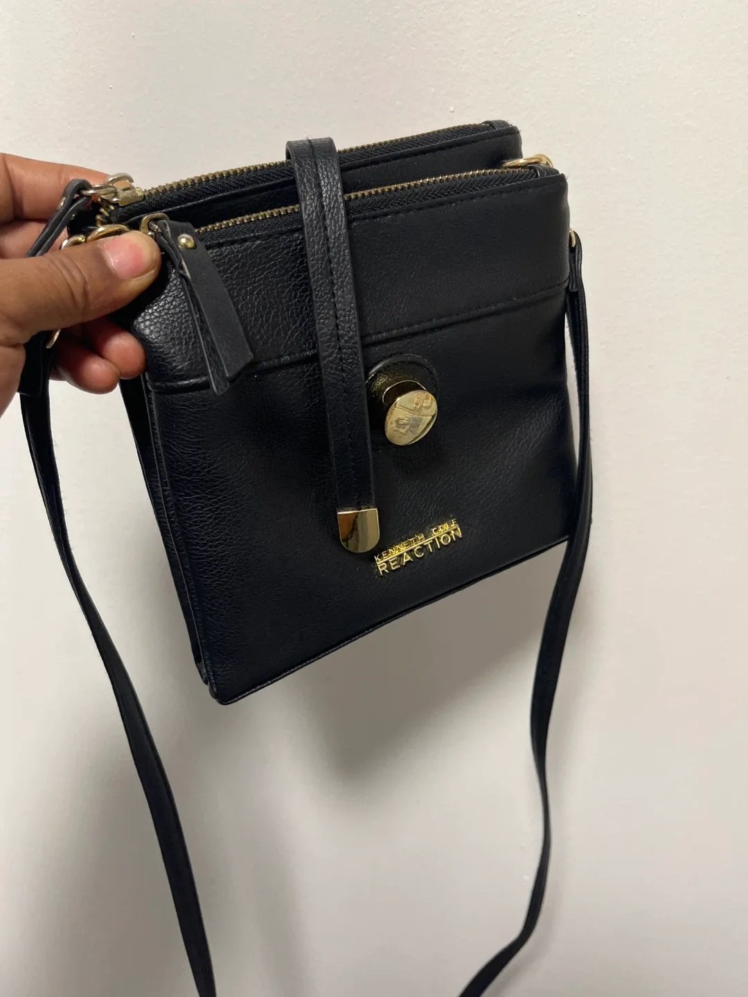 Kenneth Cole Reaction Black Crossbody Bag image indicator(2)