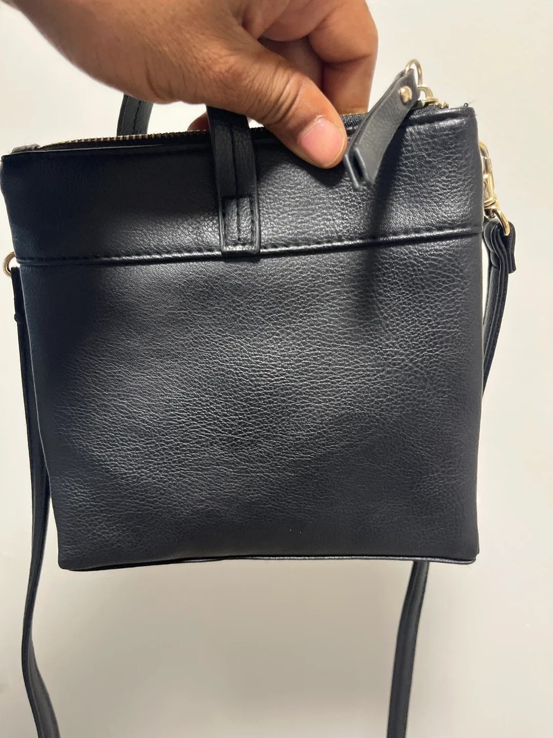 Kenneth Cole Reaction Black Crossbody Bag image indicator(3)