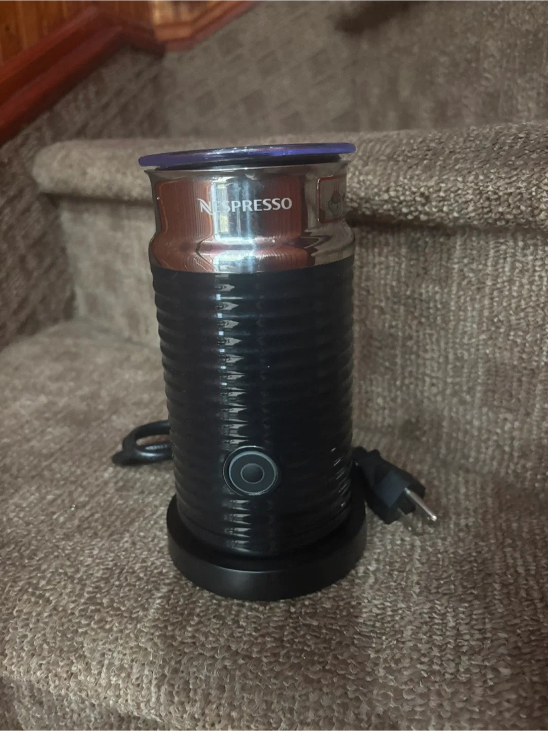 Nespresso Aeroccino Milk Frother thumbnail
