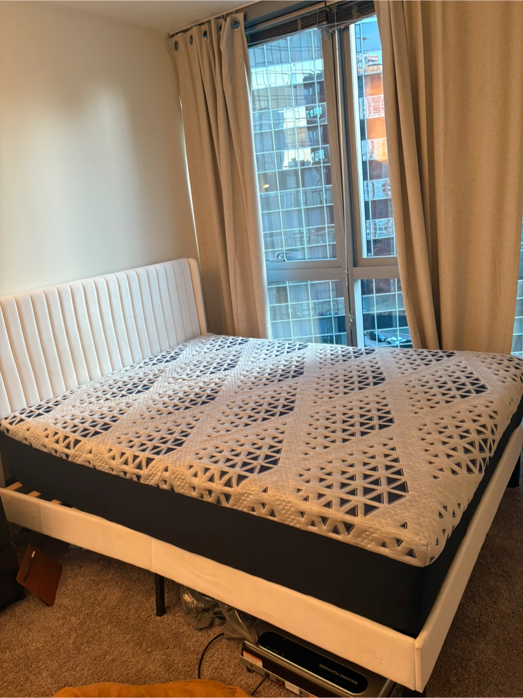 Sleepy's Hybrid Mattress & Frame- Queen!