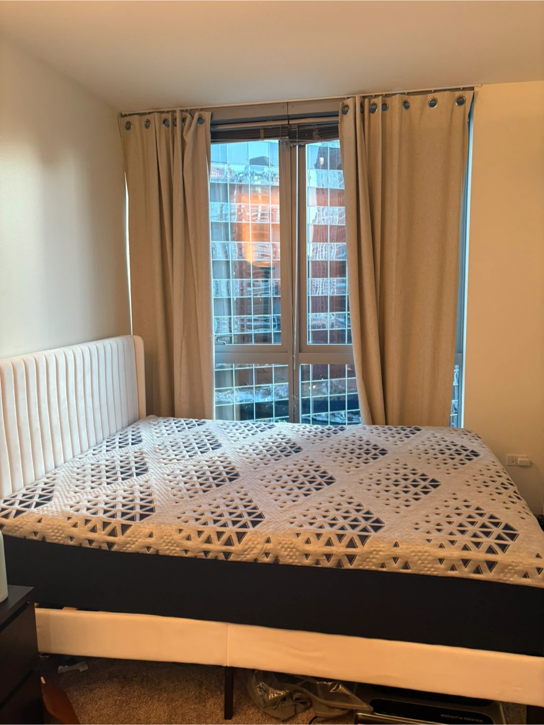 Sleepy's Hybrid Mattress & Frame- Queen! - photo 3