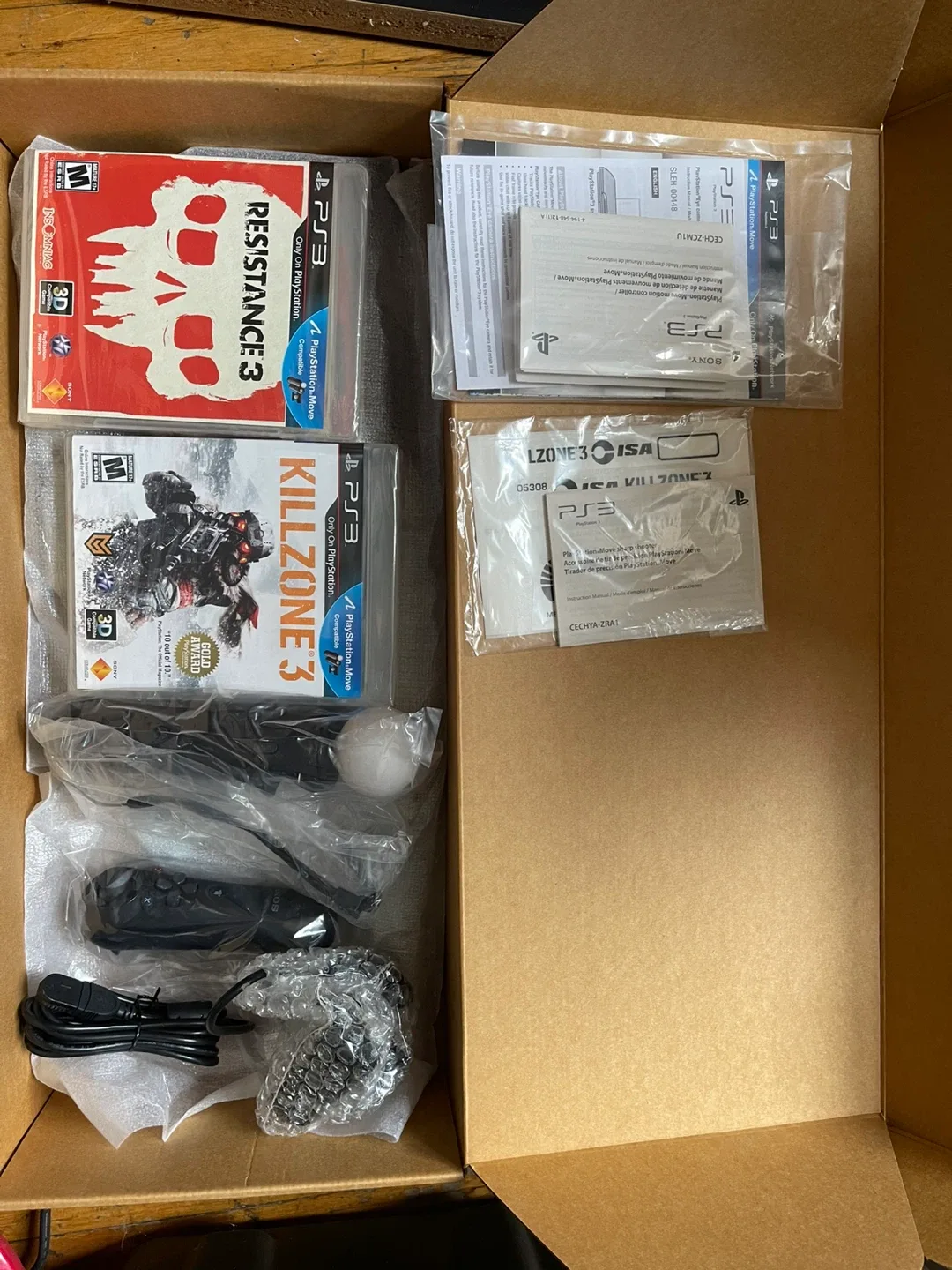 PlayStation 3 Mayhem Edition w/ Killzone 3 & Resistance 3 image indicator(4)
