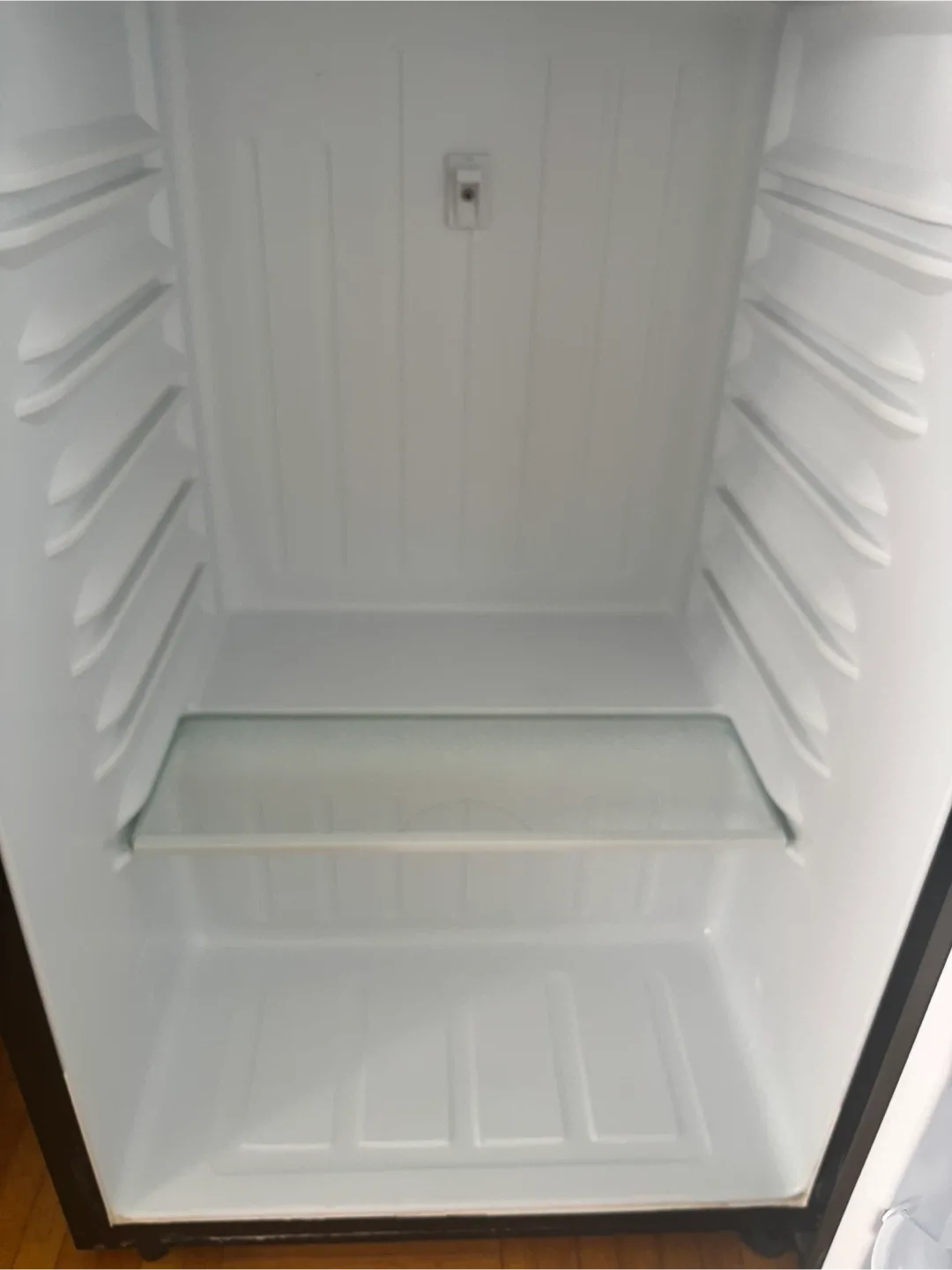 Danby Designer Compact Mini Fridge image indicator(5)