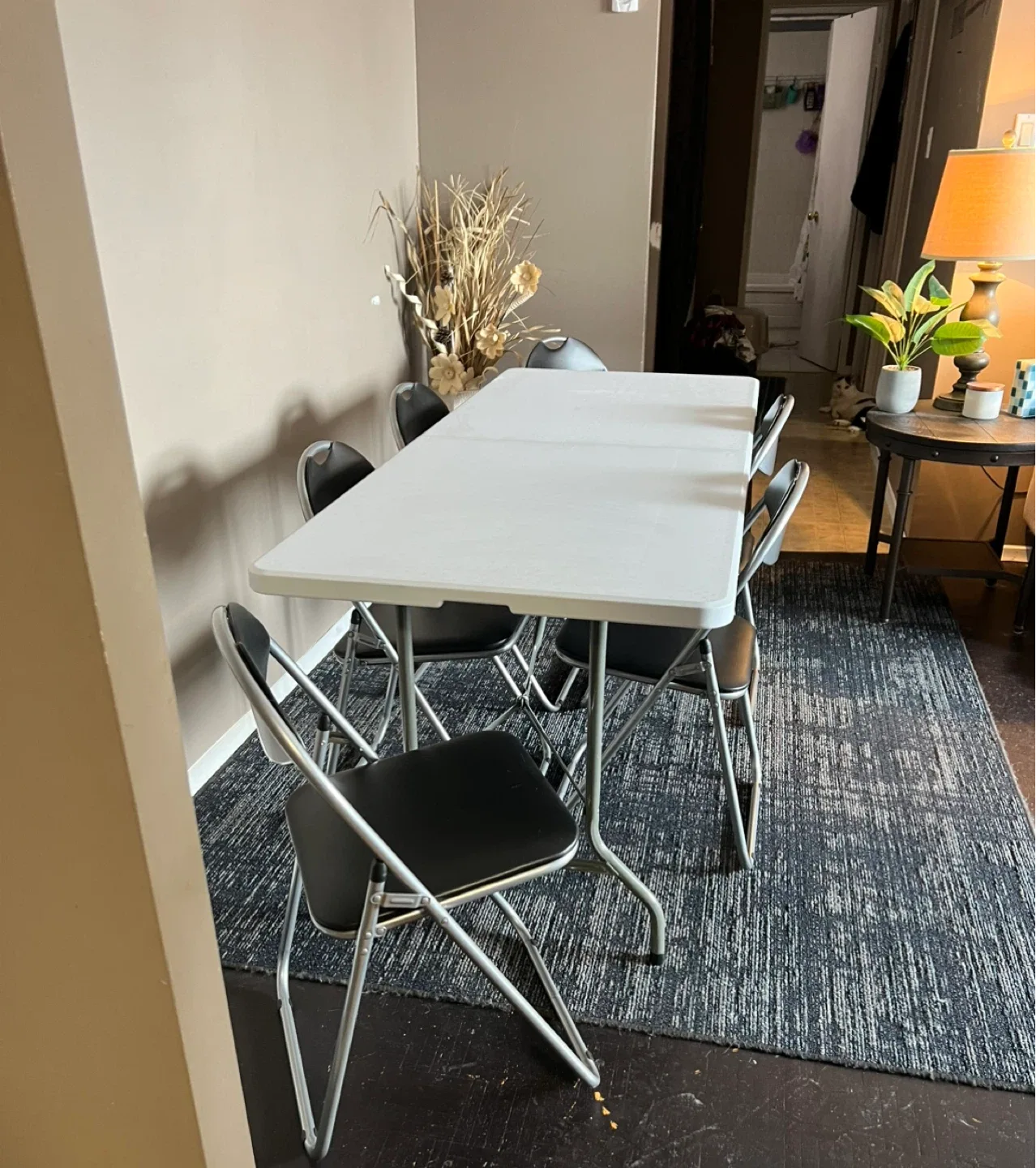 Folding table and 6 chairs image indicator(2)