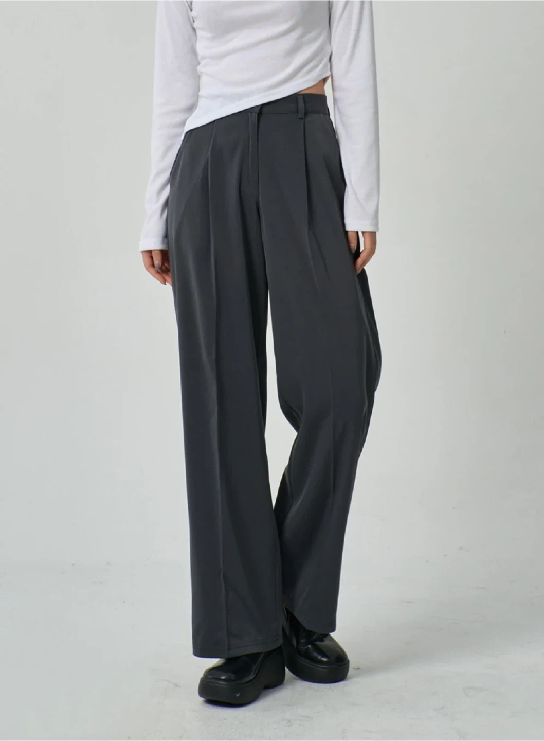 Medium waisted gray pleated tailored pants (Korean brand)