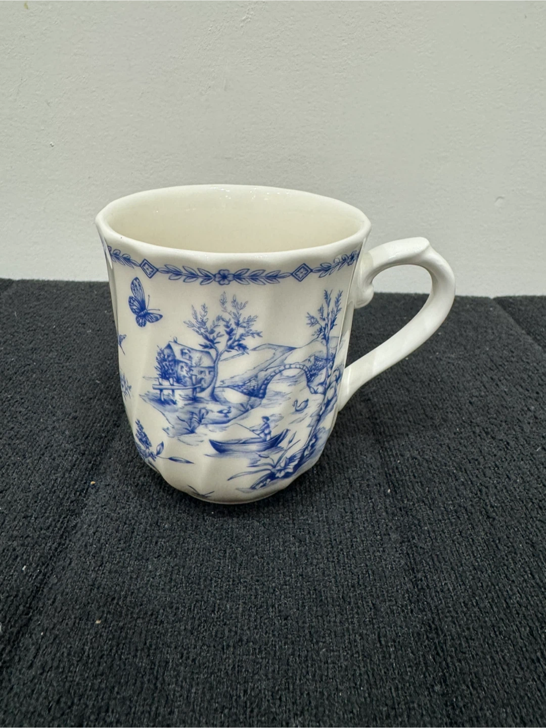 Churchill Blue Willow Mug