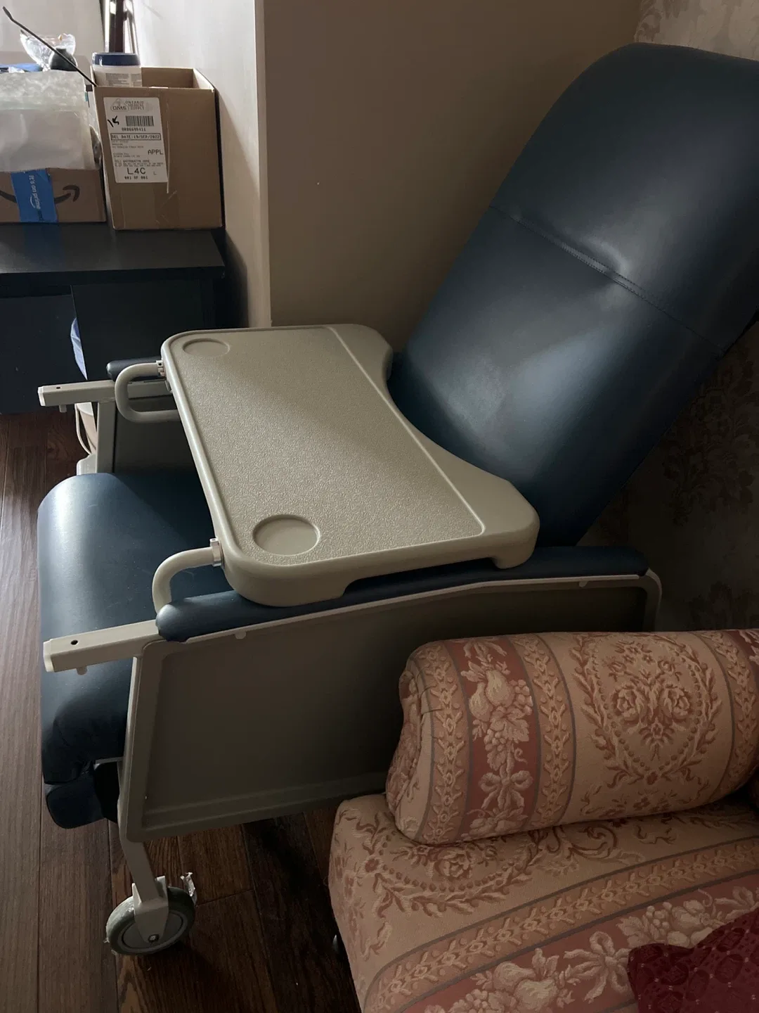 Medical Chair with Tray Table thumbnail