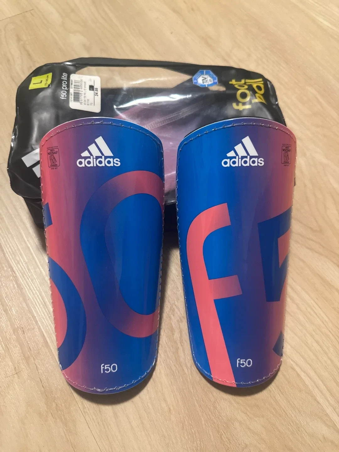 Adidas F50 Pro Lite Soccer Shin Guards - New image indicator(2)
