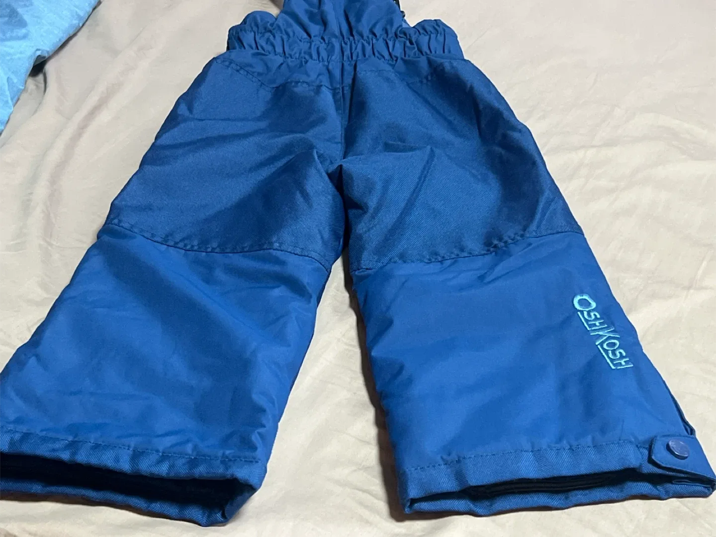 OshKosh B'gosh Snow Pants & Jacket - Size 4T image indicator(4)