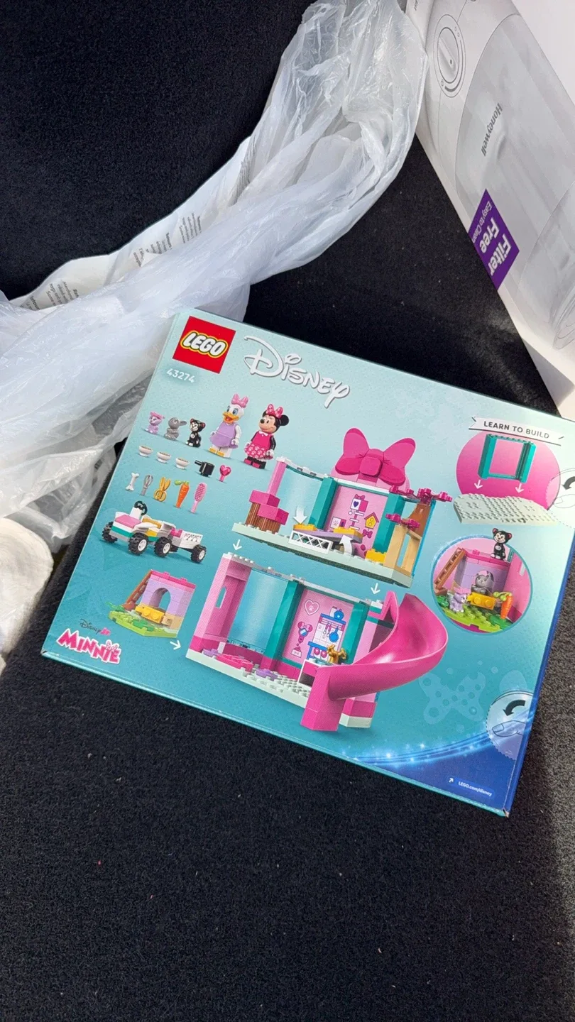 LEGO Disney Minnie Mouse Ice Cream Shop 43274 image indicator(2)