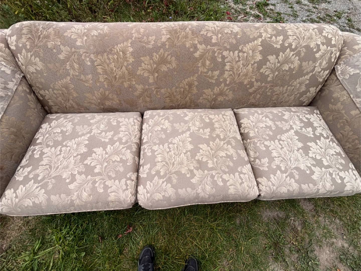 FREE Floral Patterned Sofa & Love Seat - photo 3